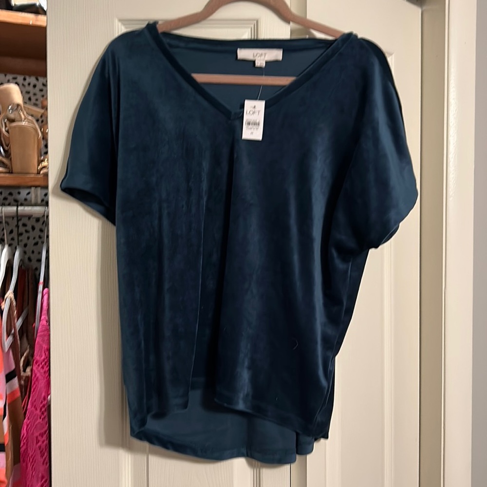 LOFT Velvet Top. Women Size M. NWT
